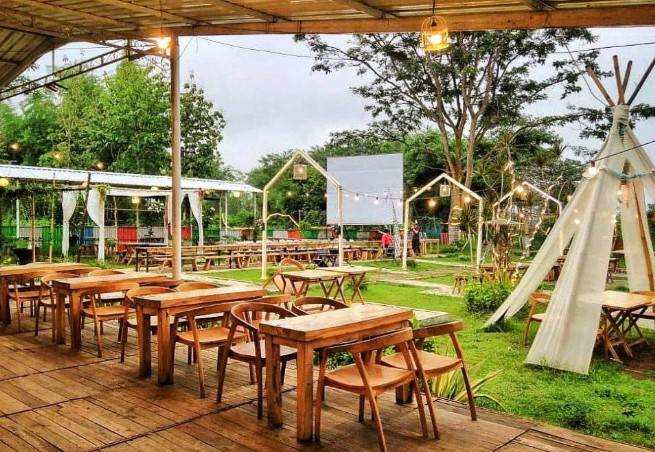 penataan cafe outdoor